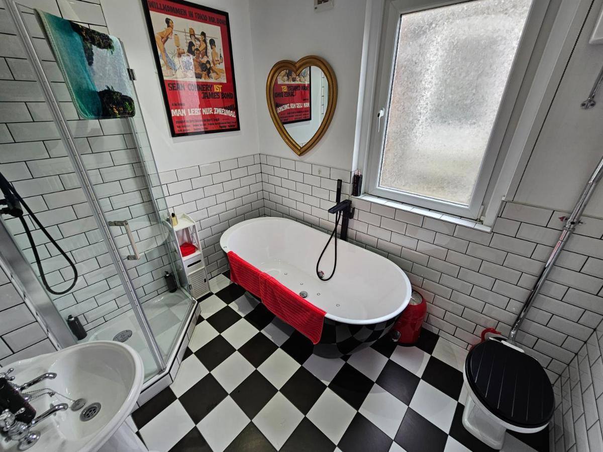 Southsea Royale James Bond 3 Bed Cool Penthouse, Seafront Parking Portsmouth Luaran gambar